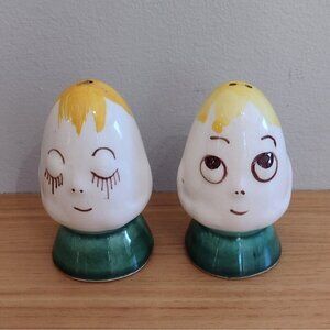 Vintage 1950s Anthropomorphic Ceramic Egg Face Salt And Pepper Shakers